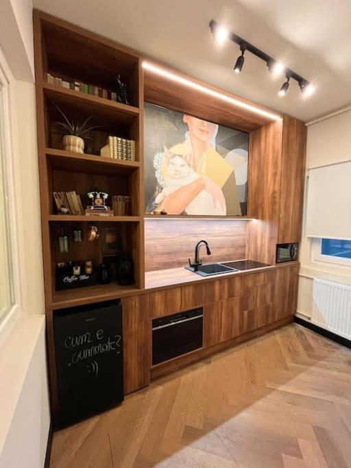 Littlehouse- Entire Property For Maximum 4 People 부쿠레슈티 외부 사진