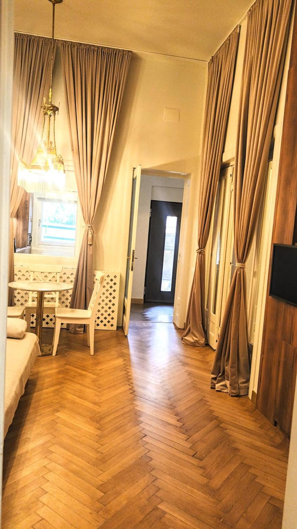 Littlehouse- Entire Property For Maximum 4 People 부쿠레슈티 외부 사진